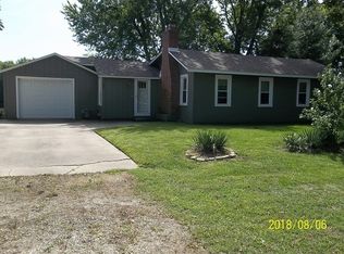 104 1st St E, Lyndon, IL 61261
