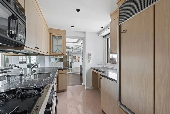 Sold by Corcoran | media 15