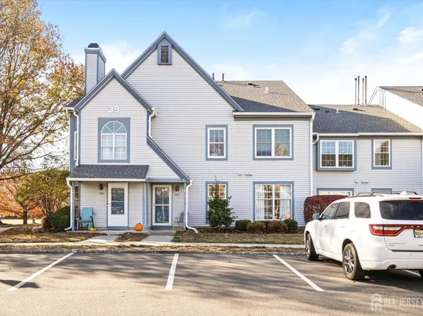 397 Andover Pl, Robbinsville, NJ 08691