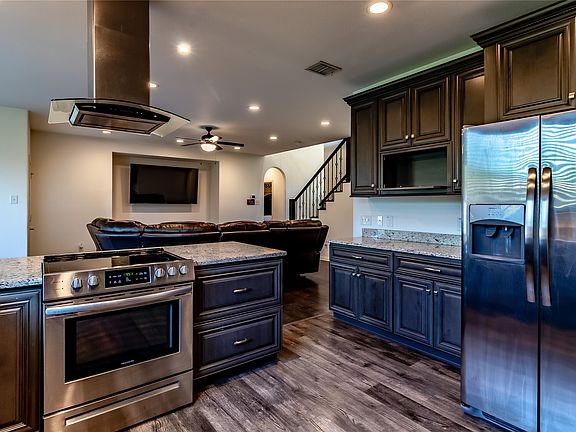 3rd image of 406 Timberside Dr
