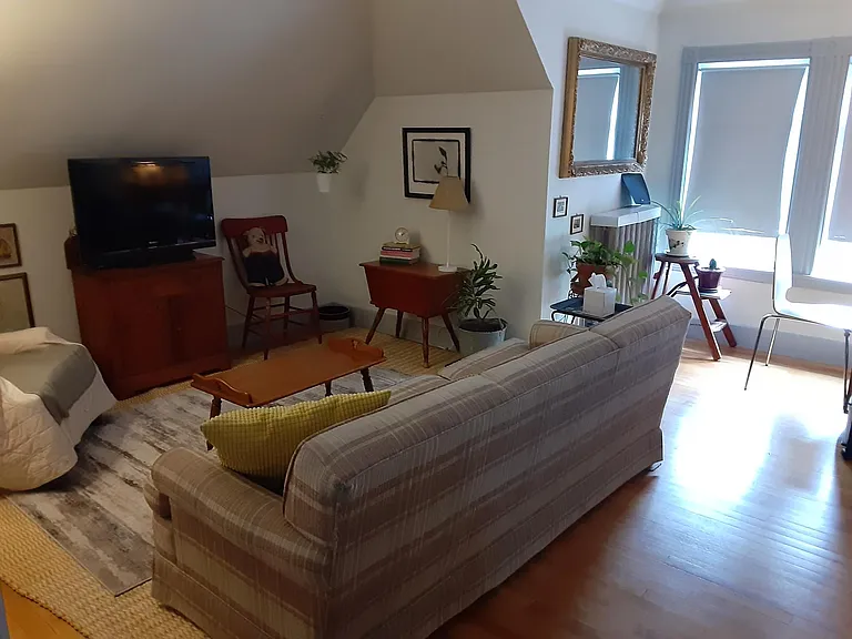 319 Woodford St #3 — Photo 4