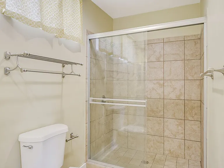 4725 Kensington Dr — Photo 22