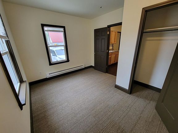 4th image of 303 S 31st St #4