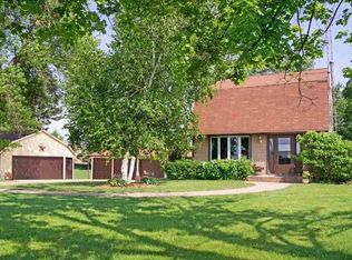 5114 W Cemetery Rd, Janesville, WI 53548