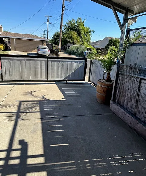 310 W Lupton St — Photo 11