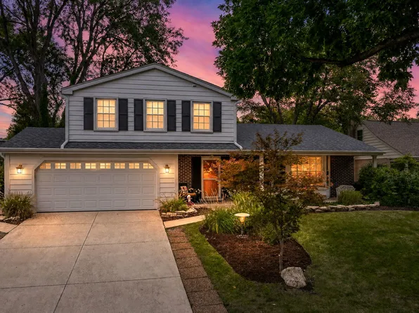 601 Menominee Ln, Naperville, IL 60563
