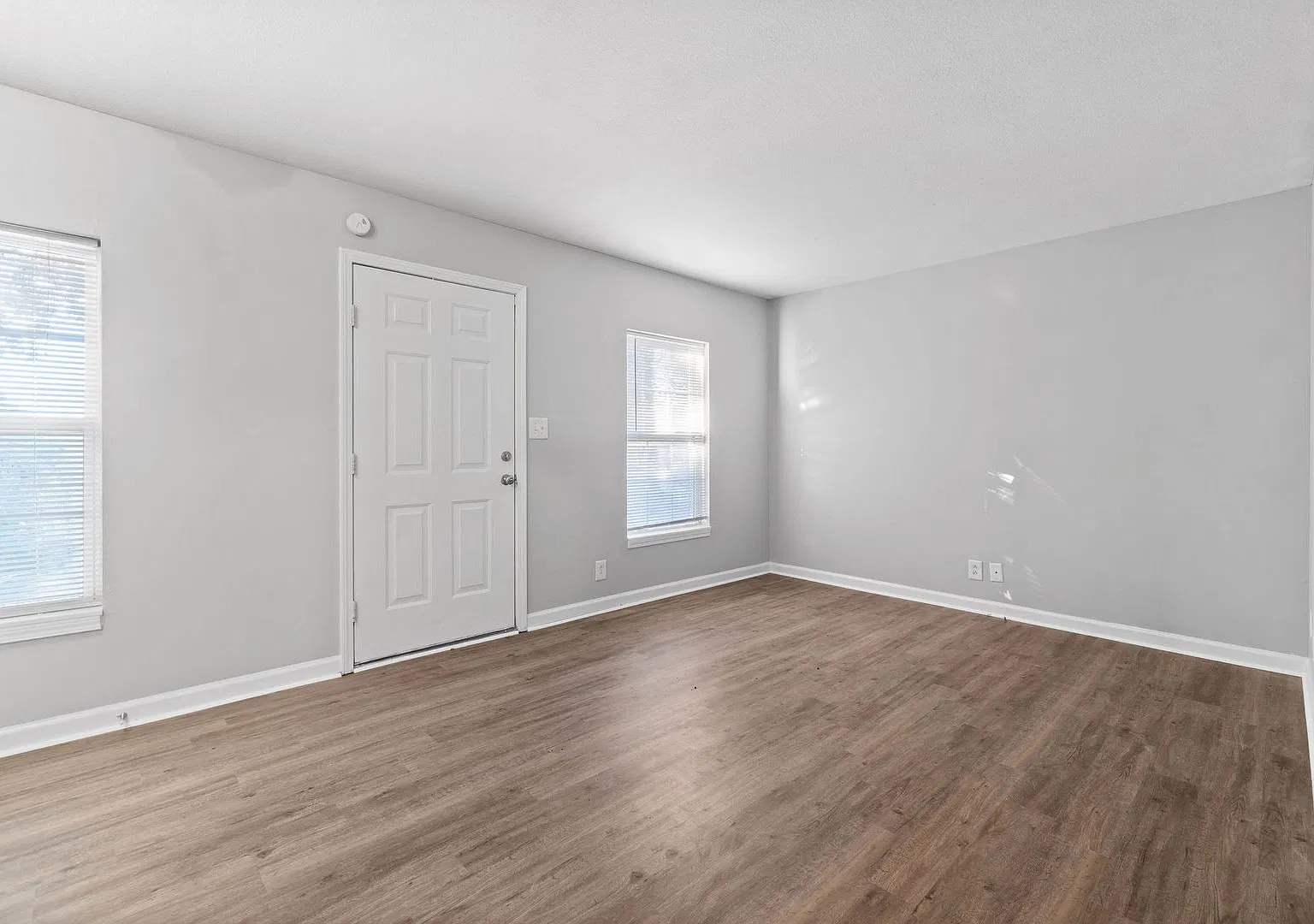 331 Randell Drive — Photo 3