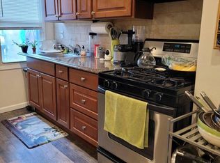 214 Pettit Ave APT C, Bellmore, NY 11710