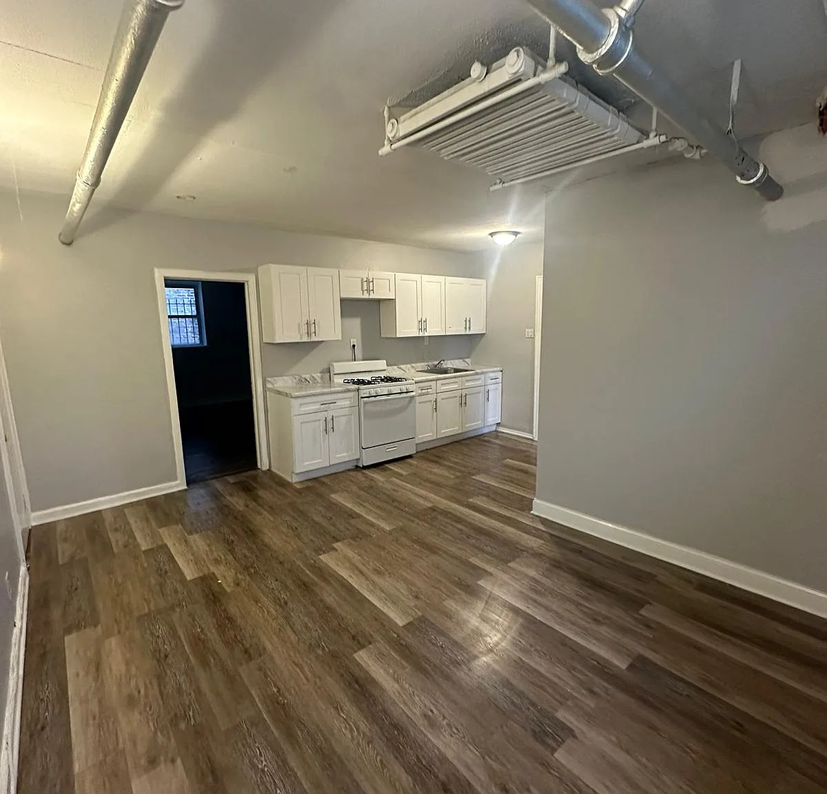 2 bed, 800 sqft, $1,650 — Photo 1