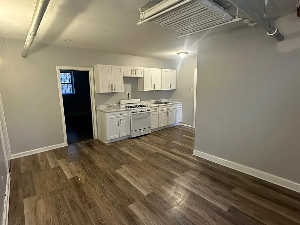 129 Schofield St #13