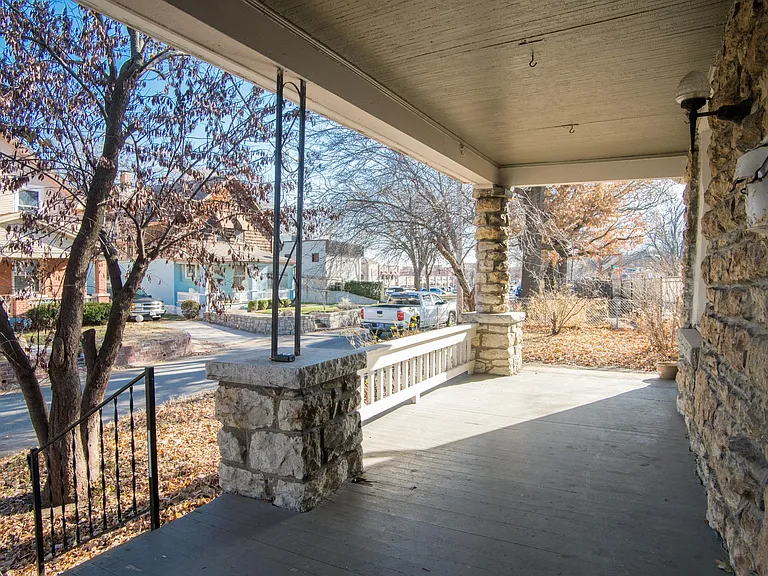 4228 Greenwood Pl — Photo 28