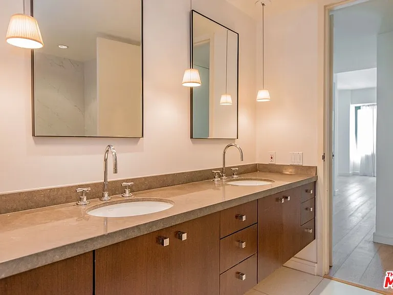 10520 Wilshire Blvd #1004 — Photo 6