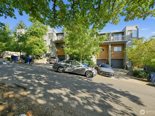3014 NE 140th Street #B, Seattle, WA 98125