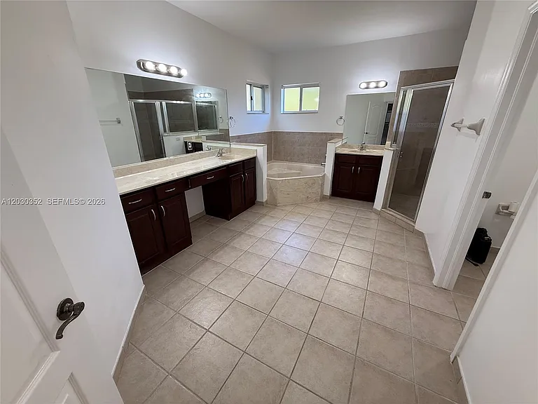 2250 SE 19th Ave — Photo 18