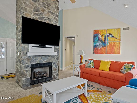 4th image of 203 Old Causeway Road