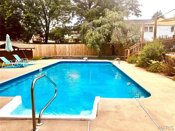 1708 Winter Hill Dr, Ofallon, MO 63366