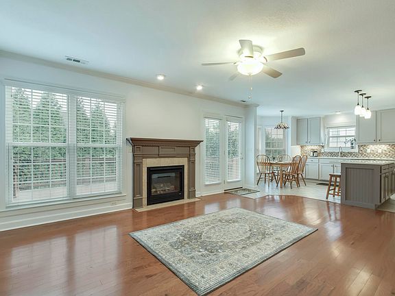 5th image of 13012 Peach View Dr