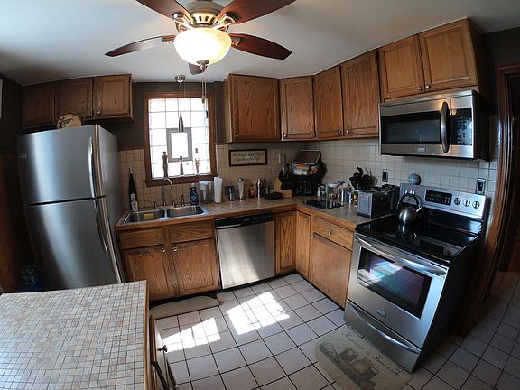 5th image of 2942 N 72nd Ct