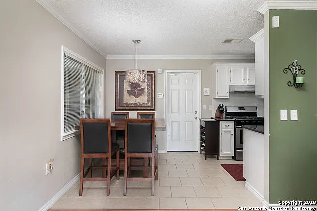 3 bed, 1368 sqft, $1,750 — Photo 2