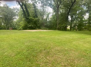 1011 W Tulip Ln, Robinson, IL 62454