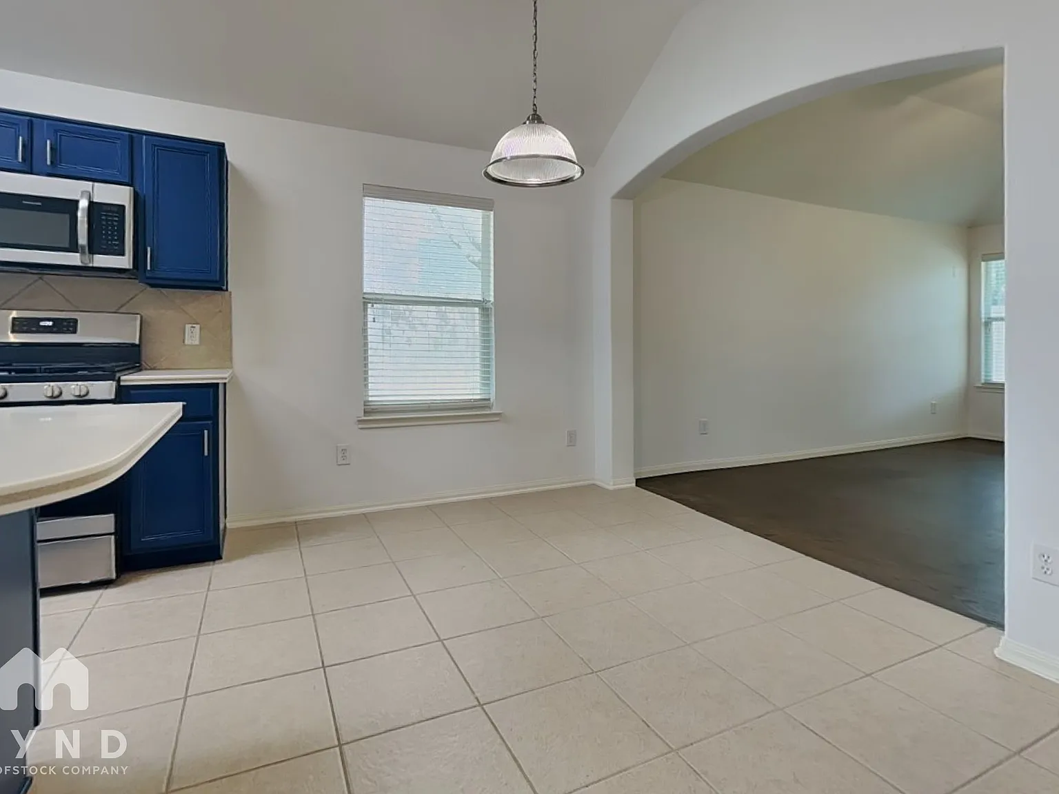 3 bed, 2.0 bath, 1654 sqft, $2,199 — Photo 3
