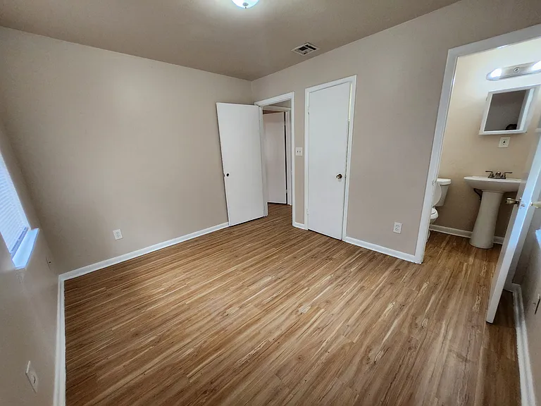 729 Hedge Dr — Photo 9