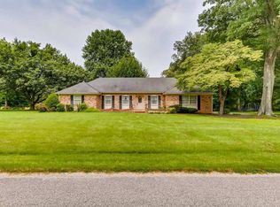 9111 Farmington Dr, Evansville, IN 47712