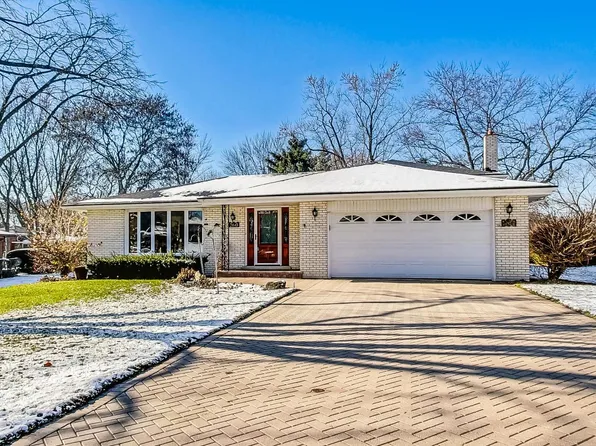 10S260 Hampshire Ln, Willowbrook, IL 60527