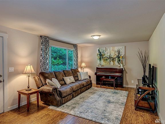 3rd image of 15818 180th Ave NE