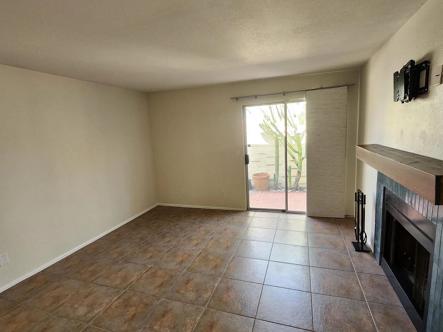 2 bed, 2.0 bath, 1011 sqft, $1,595 — Photo 4