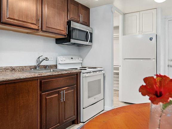 3rd image of 3785 Lower Honoapiilani Rd APT 101