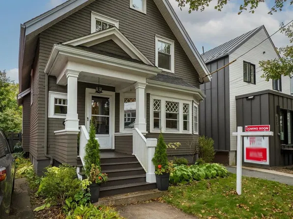 6326 Norwood St, Halifax, NS B3H 2L1