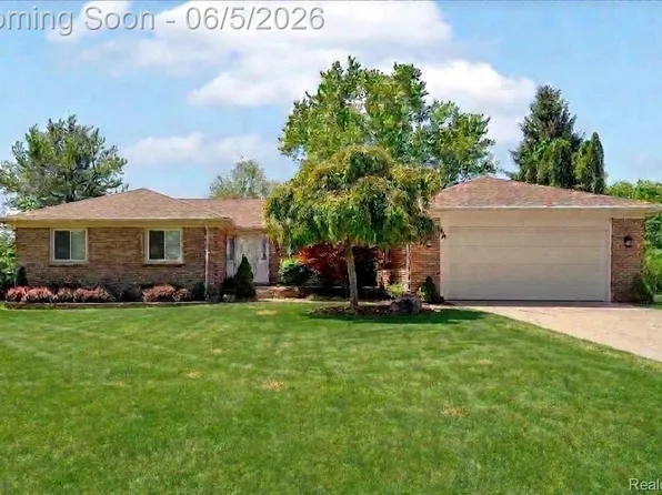 36615 Almond Cir, Farmington Hills, MI 48335