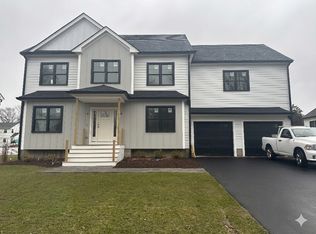 27 Brothers Way, Norwood, MA 02062