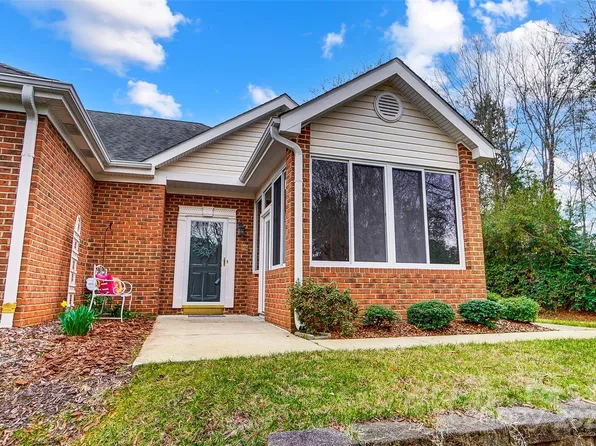 8405 Olde Troon Dr, Charlotte, NC 28277