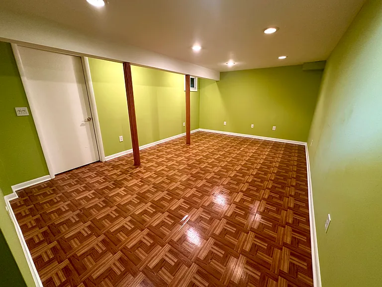 Finished Basement / Office Room