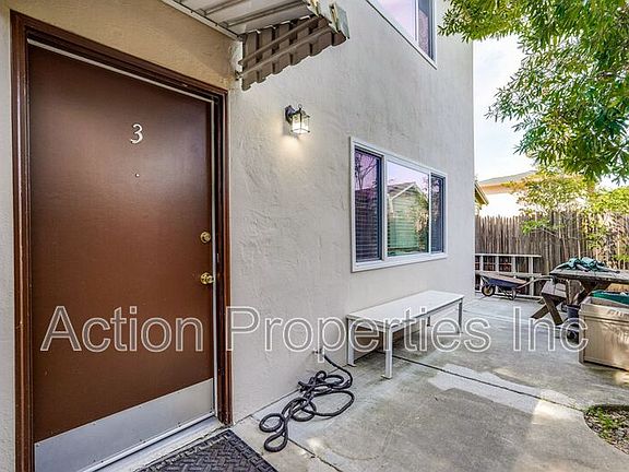 3rd image of 771 Palo Alto Ave APT 3