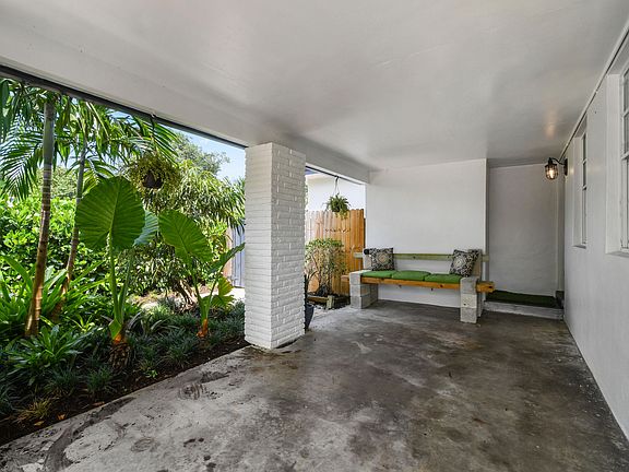 5th image of 1622 N N St