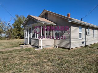 403 W Colgate St, Bolivar, MO 65613
