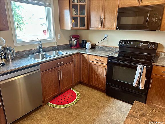 3rd image of UNIT 412-110 Shillington CRESCENT