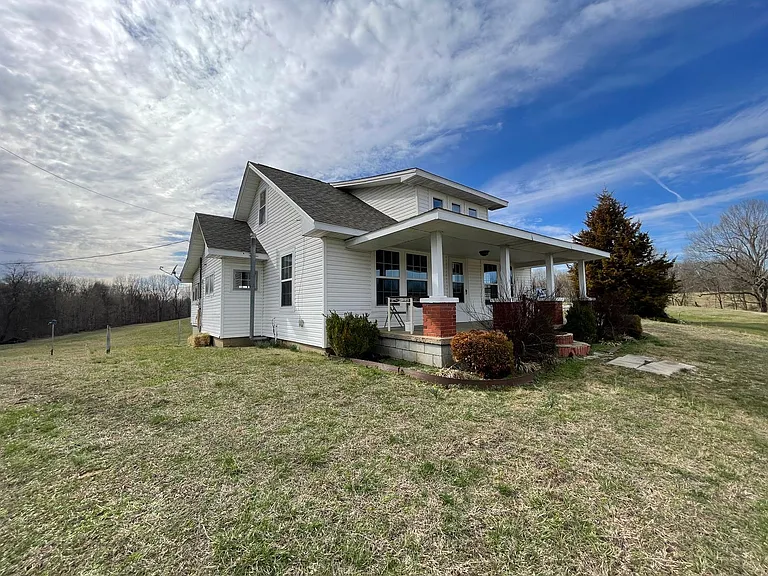 555 Hopewell Rd — Photo 31