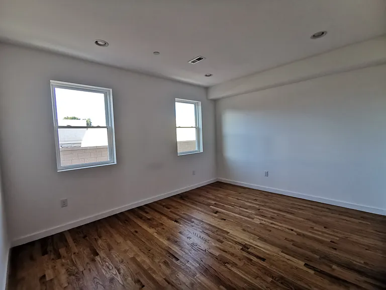 521 N 34th St #B1 — Photo 11