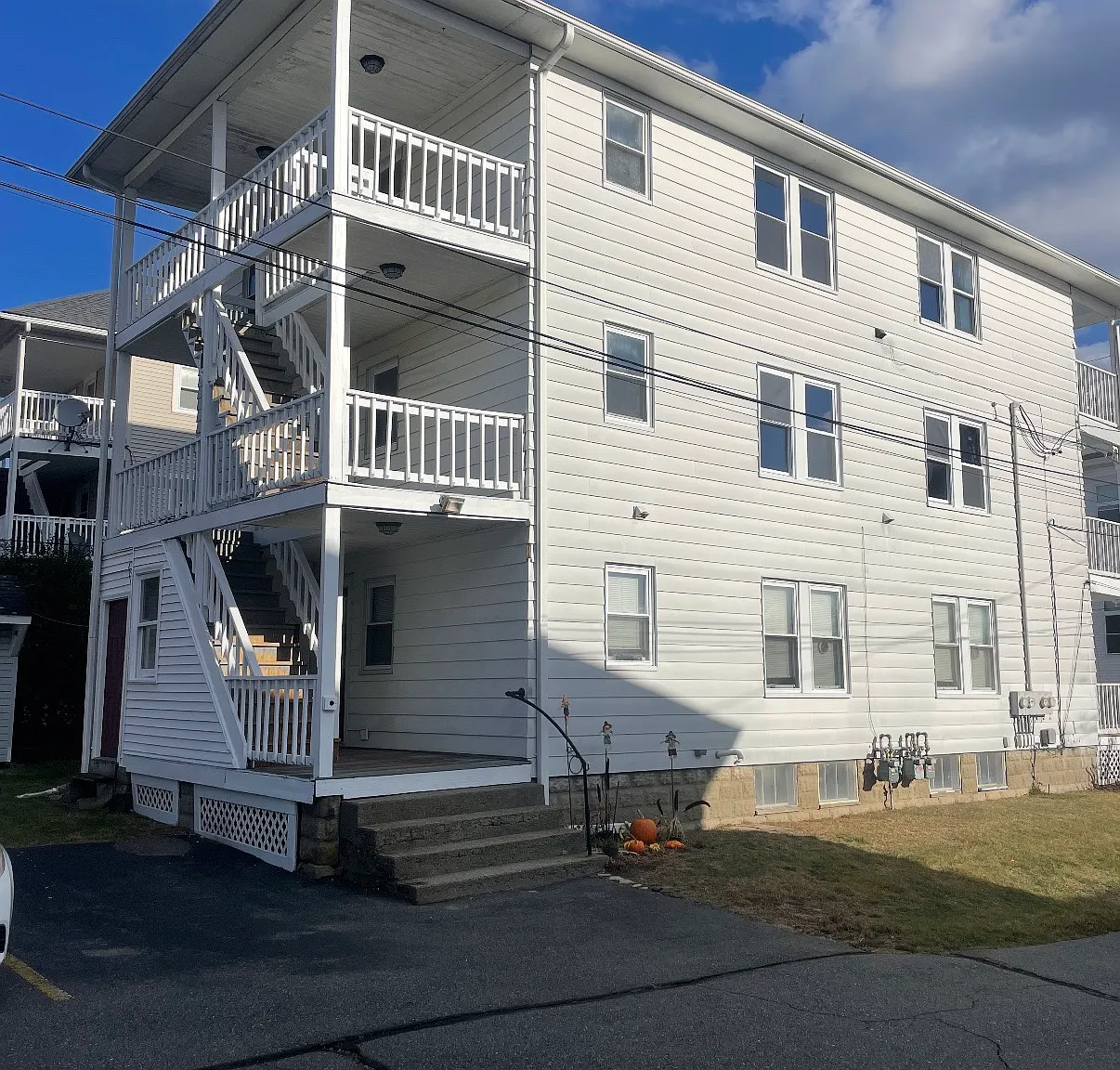 2 bed, 1200 sqft, $1,800 — Photo 1