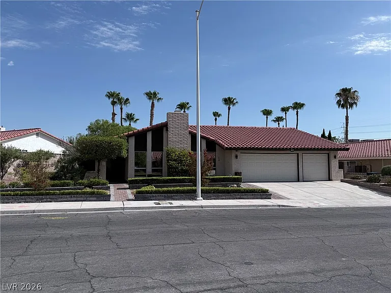 8620 Cremona Dr — Photo 2