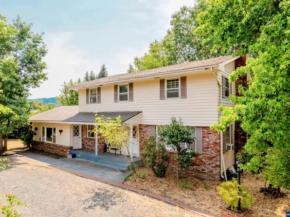 38635 Weirich Dr, Lebanon, OR 97355