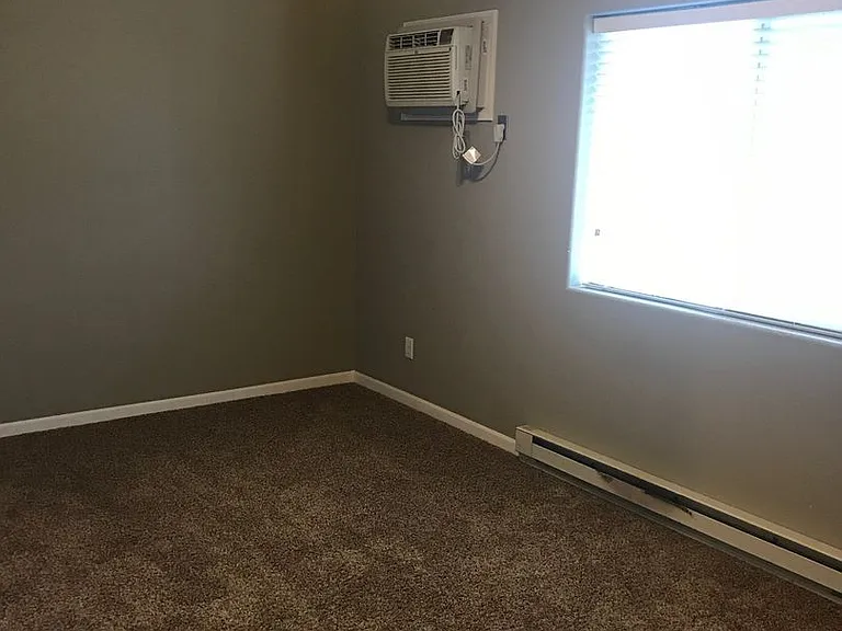 612 Colton St SW — Photo 10