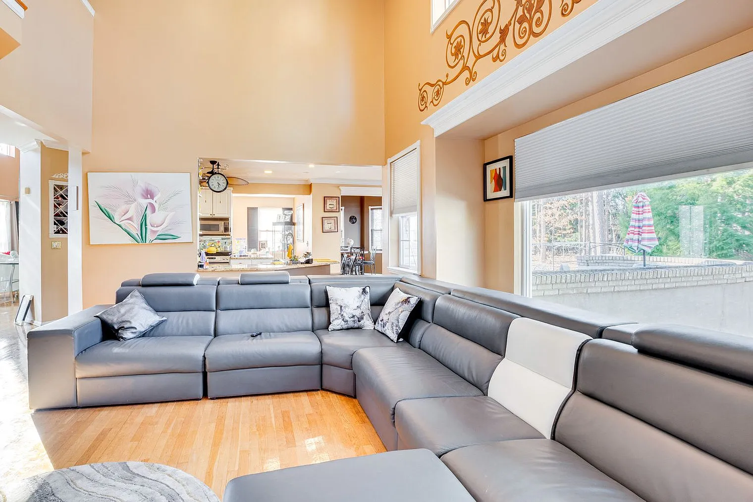 4 bed, 2.0 bath, 2992 sqft, $9,739 — Photo 3