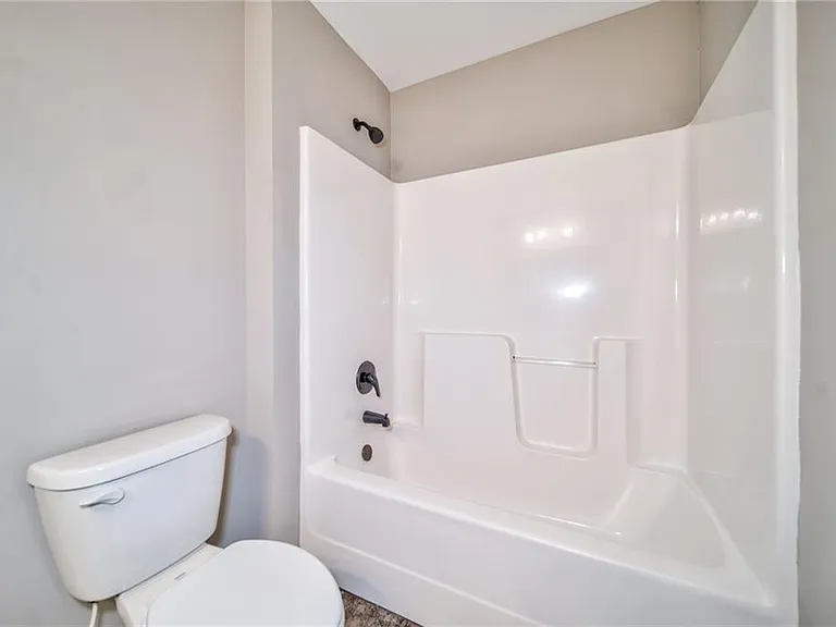 4914 Whisper Creek Ct — Photo 21