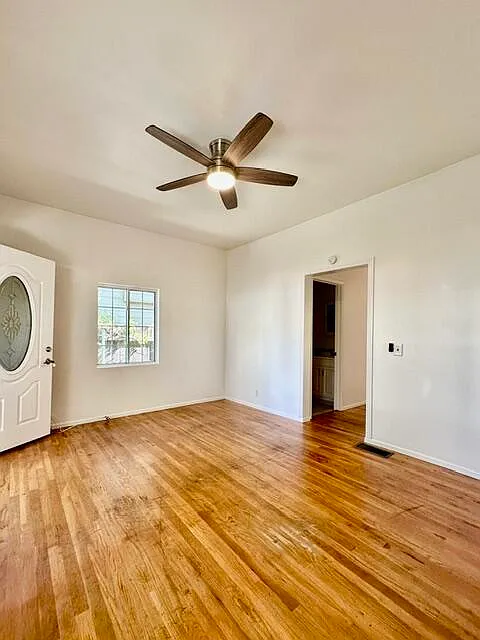 2 bed, 1.0 bath, $3,295 — Photo 3