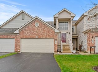 727 Crossing Way, Saint Charles, IL 60174